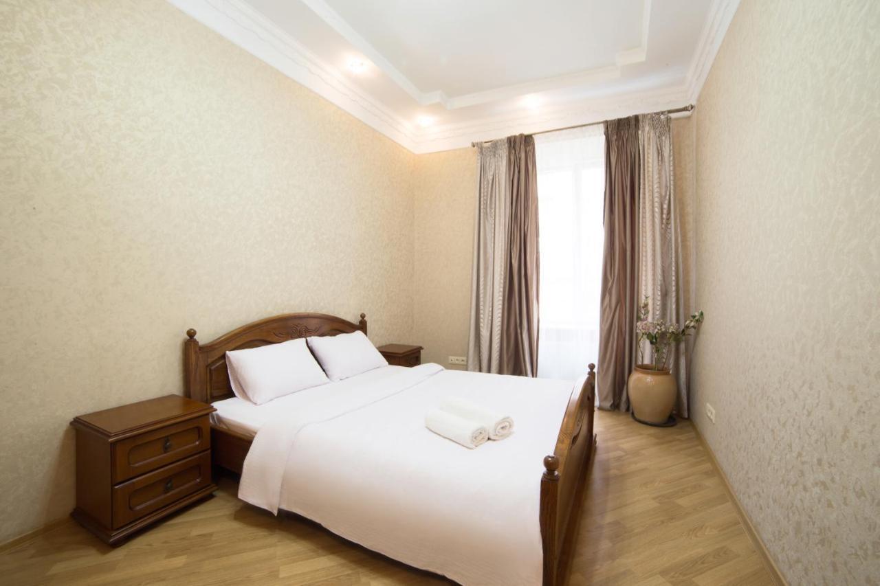 Apartment On Virmenska 3, With 2 Separate Bedrooms Львів Екстер'єр фото